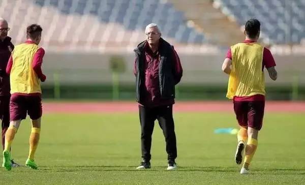 河南建业历史知名球员,曾城担任国家队门将