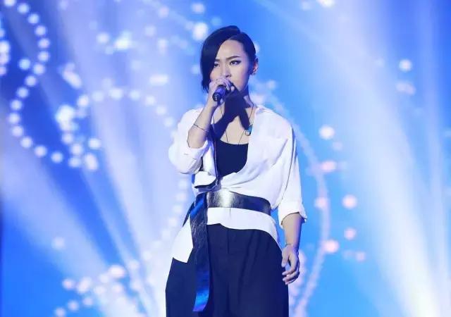 如果时光倒流你还会选择认识她吗,如果时光倒退你还会爱他吗