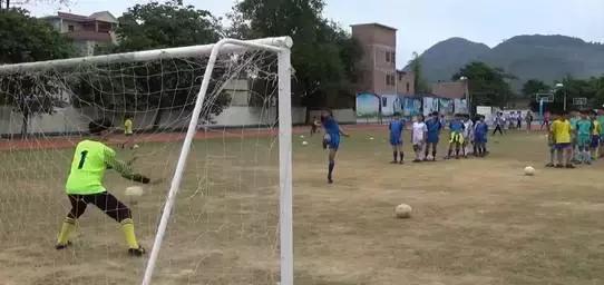 肇庆市足球特色学校有哪些,肇庆市有哪些体育学校