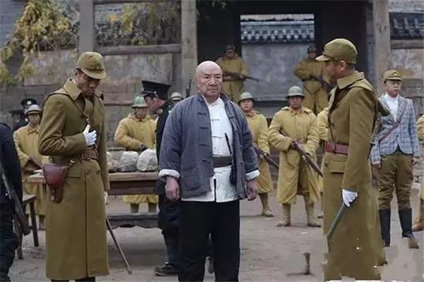 12岁武术冠军李连杰,李连杰和吴京在哪学的武术