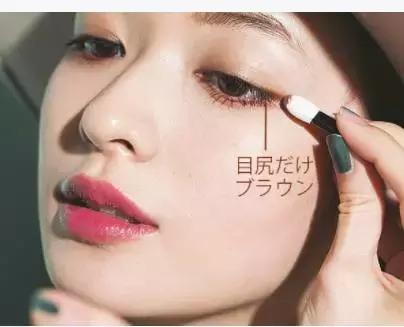 CHANEL限定眼影268被香奶奶种了一片草原