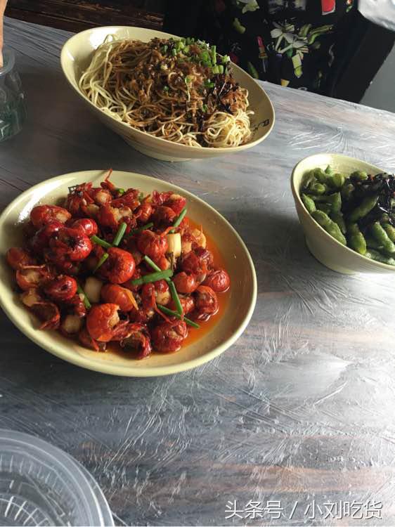 武汉美食美女视频,98妹子的美食记录