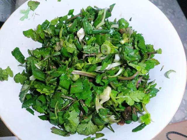 青岛市场火的小吃,最近很火的青岛菜