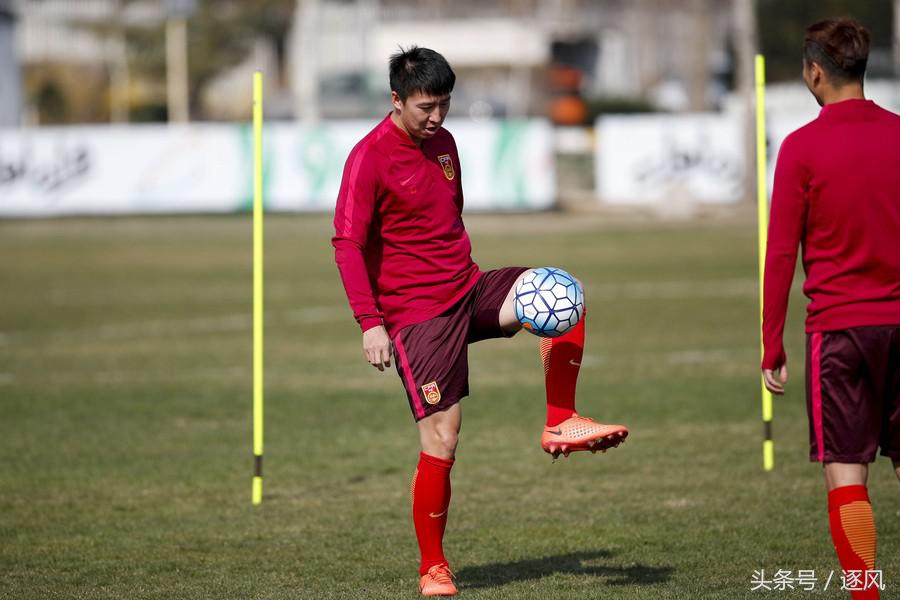 “菜地”球场接待国足！亚洲第一也惧怕中国队？