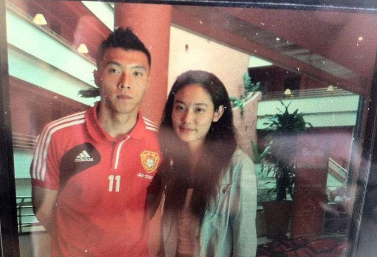 国足女明星球迷,国足女球迷欢呼