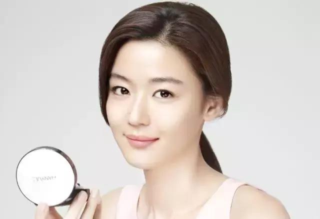 棉花糖气垫粉扑的正确使用方法,雅诗兰黛白金气垫正确使用方法