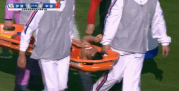 里皮赛后发飙完整视频,里皮半场连换2个人