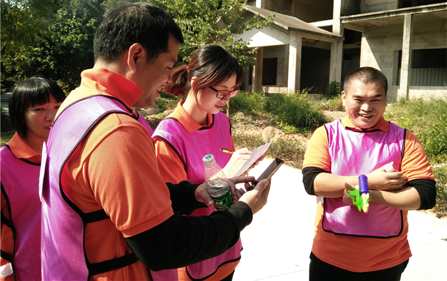 奔跑吧德诚——江岳拓展牵手德诚物业打造快乐工作新理念！