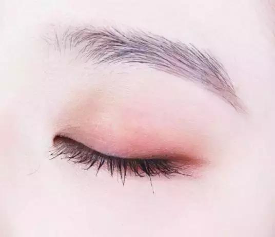 CHANEL限定眼影268被香奶奶种了一片草原