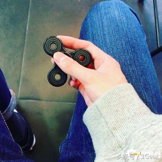 欧美最新爆红流行治疗小物FidgetSpinner指尖陀螺