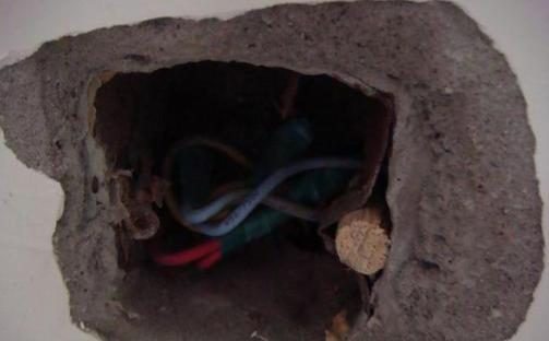 开关插座暗盒松动怎么办,插座暗盒坏了维修技巧