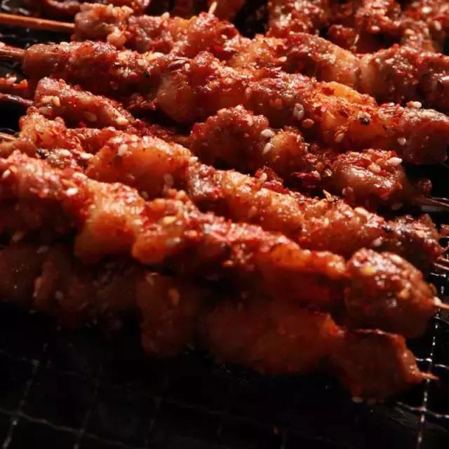 男朋友清晨出去玩,男朋友深夜出门能干什么