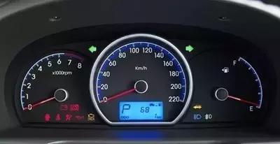 汽车在路上没油了怎么办,汽车快没油了会出现怎样的图案