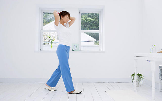 剖腹产伤疤有点红怎么办,剖腹产伤疤硬硬的咋办