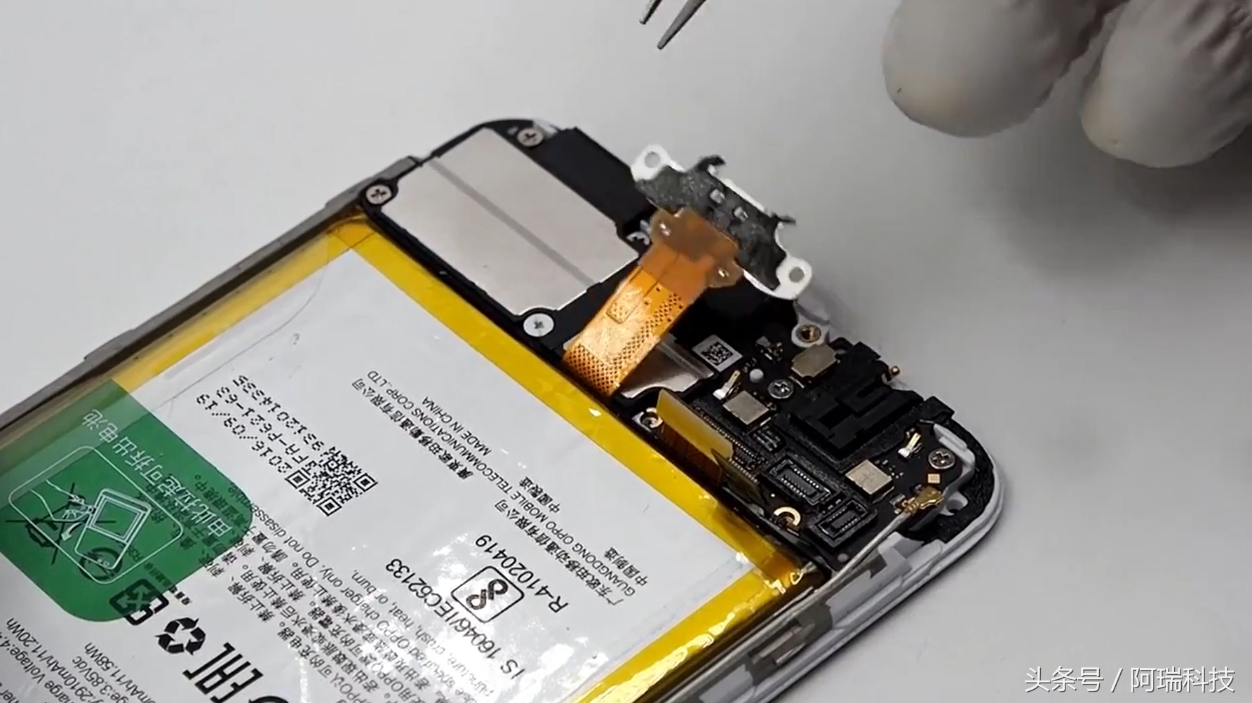 oppor9s鎷嗚В瑙嗛鏁欑▼,oppor9s鎷嗘満璇︾粏鍥捐В