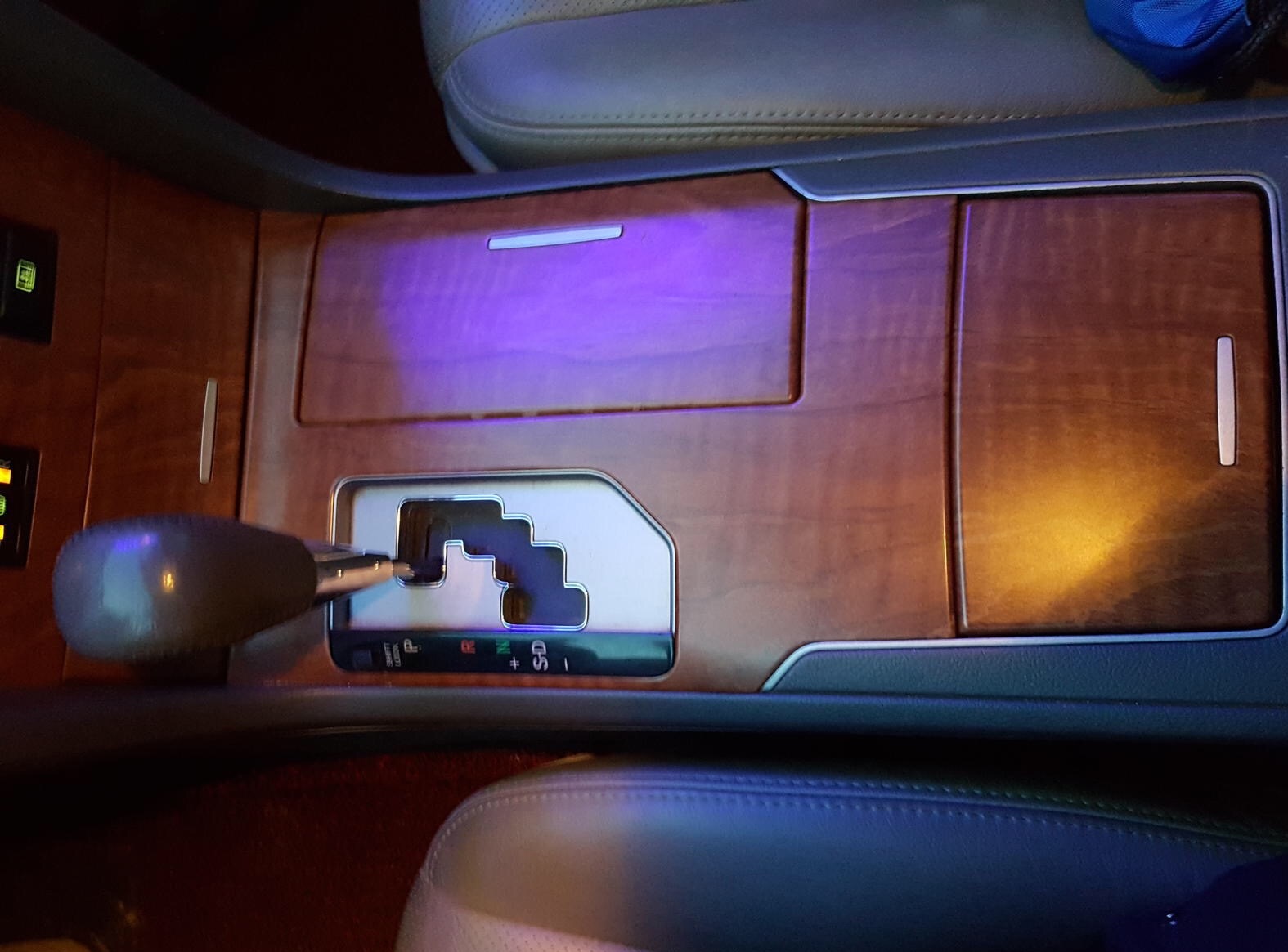 老款凯美瑞对比雷凌,老款最好的凯美瑞