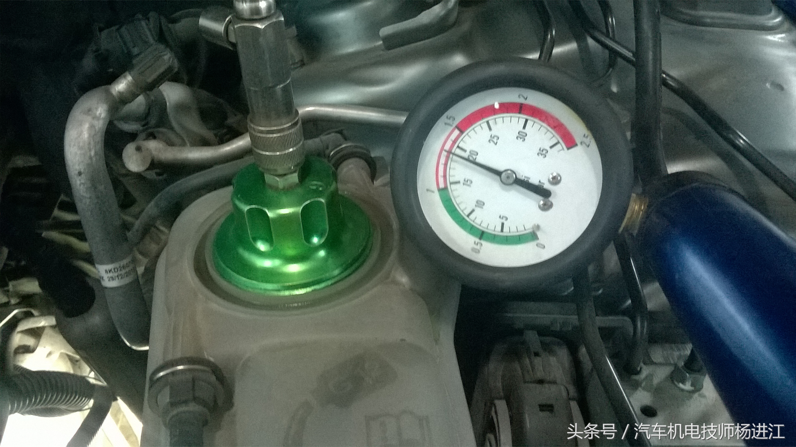 发动机漏防冻液维修多少钱,车漏防冻液最快的修补方法