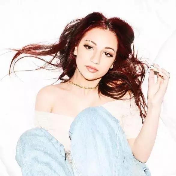 13岁，她从妈妈口里的“小甜心”变成了“bitch”