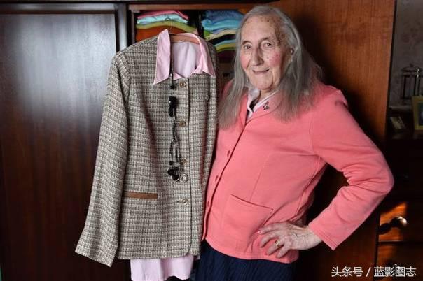 压抑本性90年，英国老兵决定在生命最后做回女人