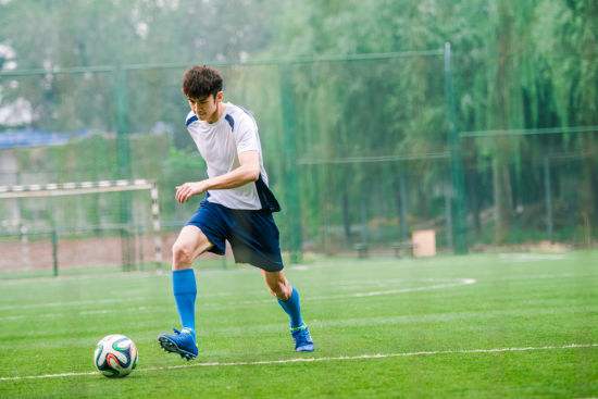 他是杨幂工作室艺人,他是杨幂公司的艺人