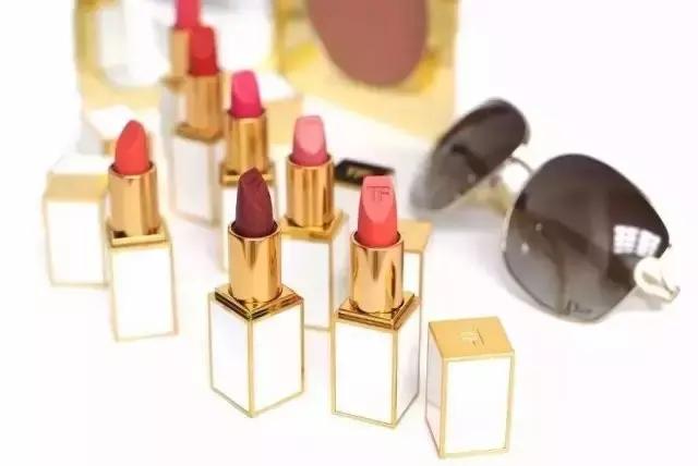 吐槽大会｜那些抢破头买来的口红断货王，买完就后悔……