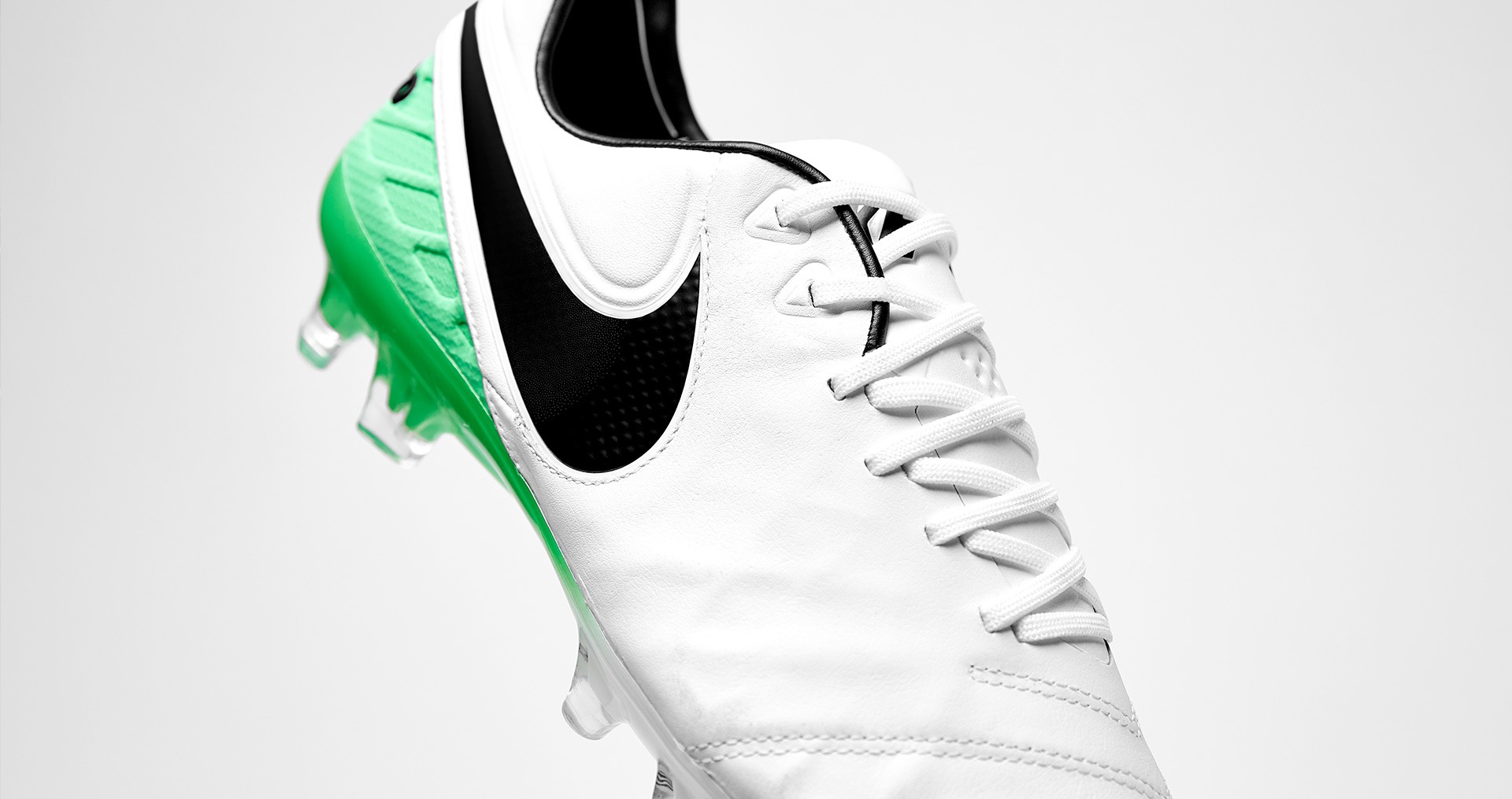 传奇6足球鞋次顶测评,6代战靴