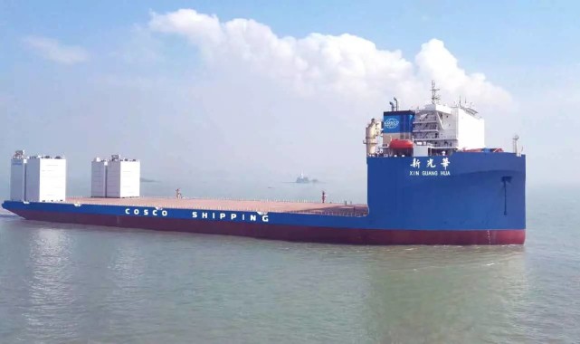 中国这艘十万吨大船甲板有2个足球场大：受伤航母都能运回国维修