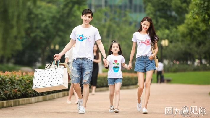 你和女神的差距只是一双化妆的手,你和女神之间只差一个妆面