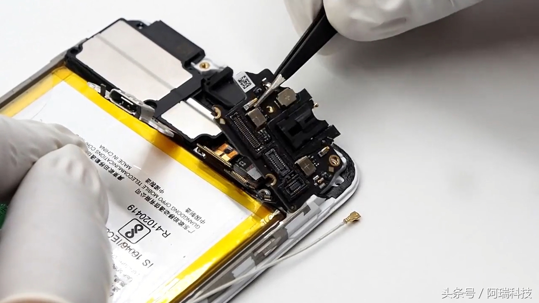 oppor9s鎷嗚В瑙嗛鏁欑▼,oppor9s鎷嗘満璇︾粏鍥捐В