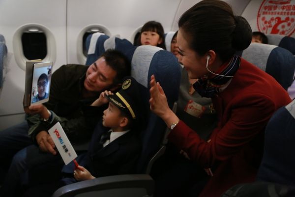 国航：万米高空与旅客过除夕看春晚直播