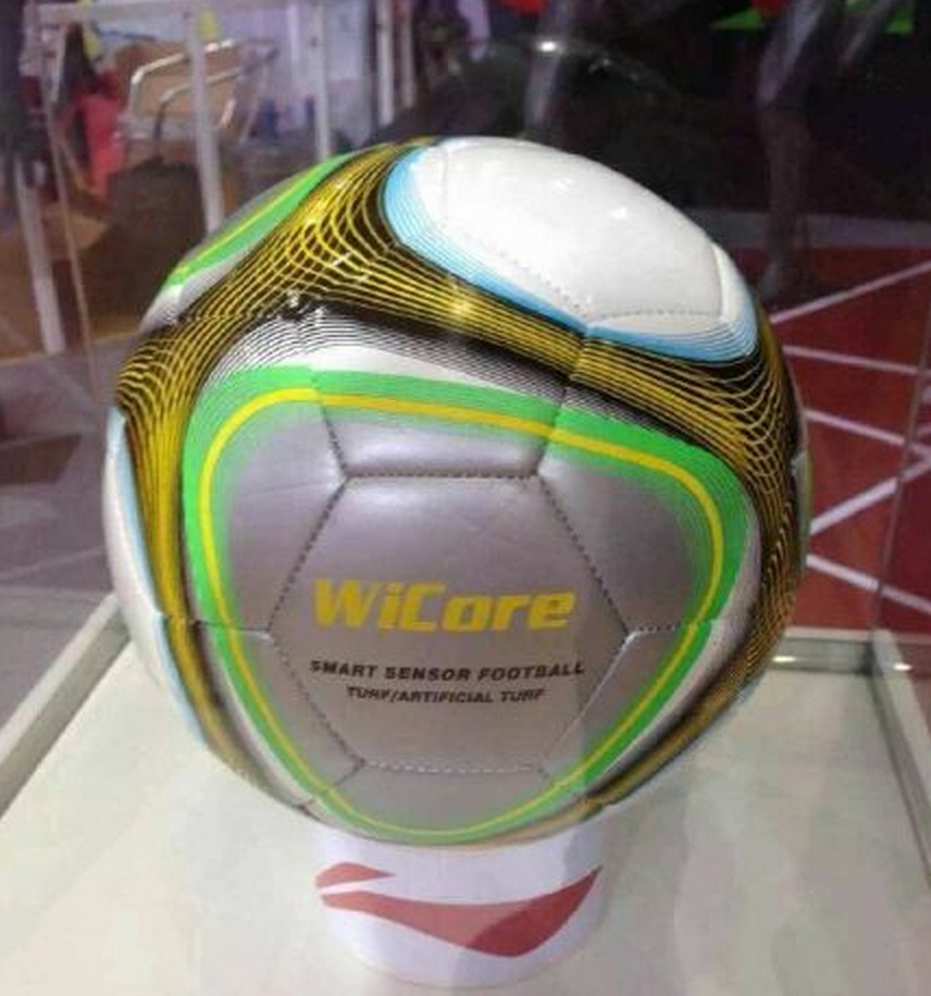 球类都开始智能化了，希望帮助我们的下一代更好地踢球