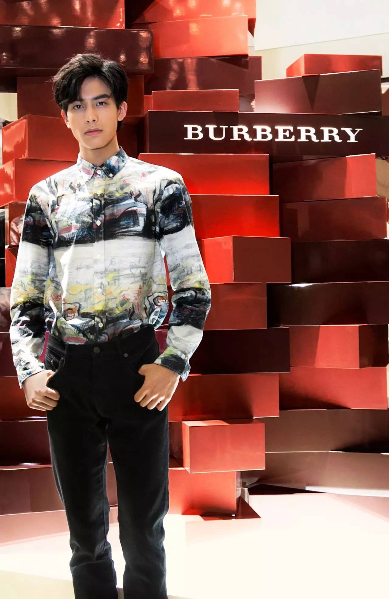 刚到Chanel咖啡店拔了草，这些品牌又搞新花样？！