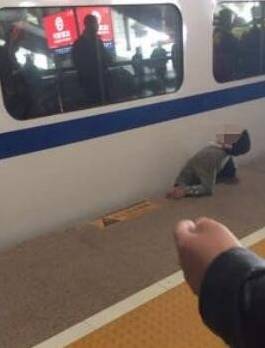 白天入室行窃，两男子被逮个正着/前鲁能球员宋黎辉任滨州首支职业足球队主教练……新闻来了！