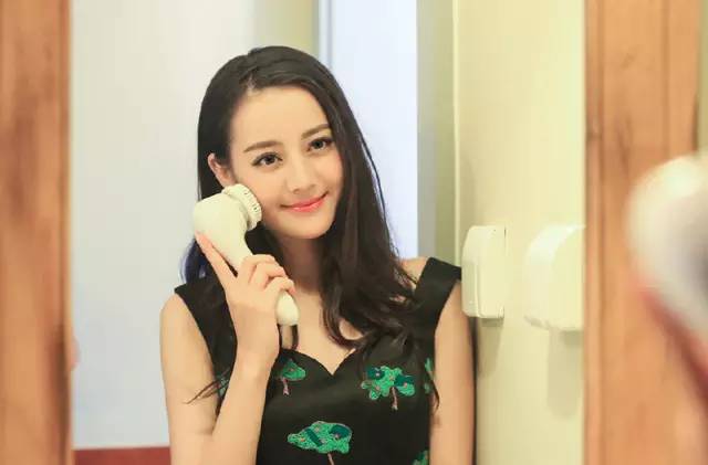 美容帮｜做好这几步，景甜自带反光板般的白皮你也可以拥有！