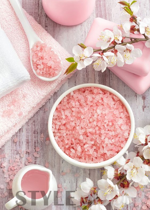 护肤关注事项8个需谨慎使用的护肤品和护发品