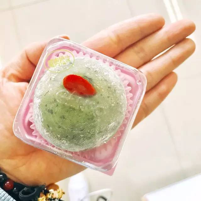 最好吃的蛋黄肉松青团,上海最好吃的蛋黄青团