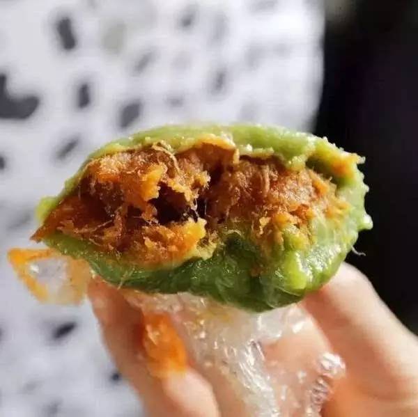 最好吃的蛋黄肉松青团,上海最好吃的蛋黄青团
