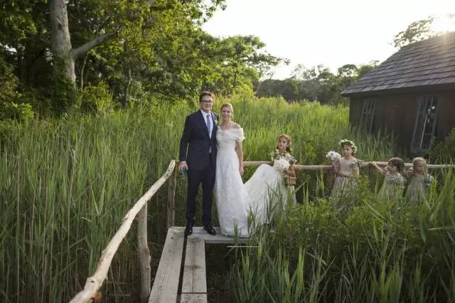 深夜东西｜时尚圈最强联姻，准新娘实力丝毫不输女魔头妈妈