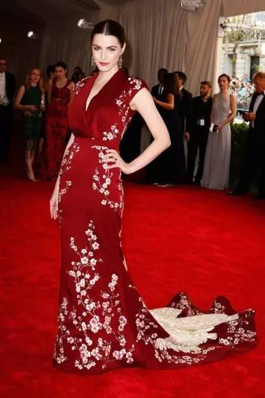 深夜东西｜时尚圈最强联姻，准新娘实力丝毫不输女魔头妈妈