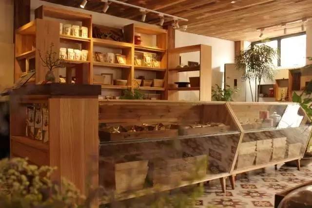 这座藏在旧城区菜市场里的“百货”，装满了老厦门的味道！