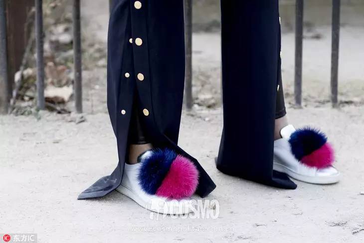 下周穿什么｜白西装+开叉裤=显瘦2kg？宋茜表示肯定