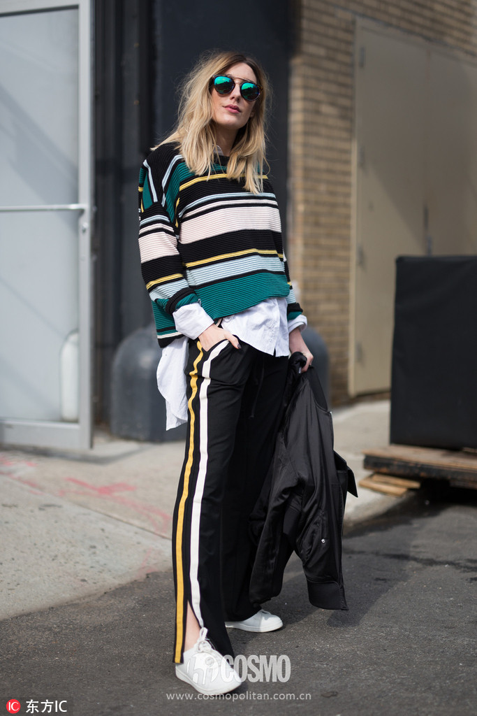 下周穿什么｜白西装+开叉裤=显瘦2kg？宋茜表示肯定