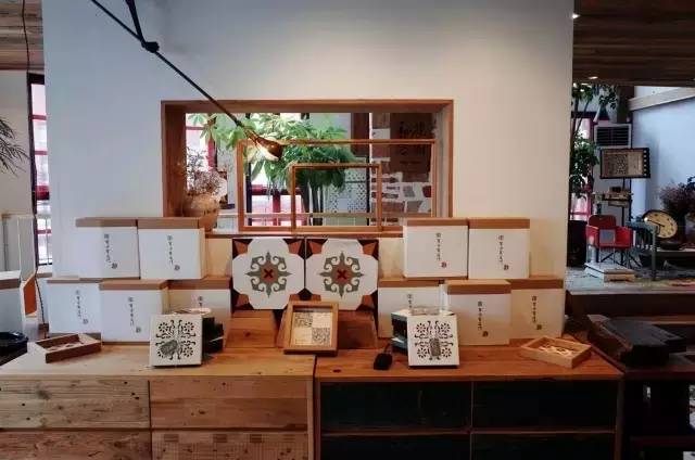 这座藏在旧城区菜市场里的“百货”，装满了老厦门的味道！