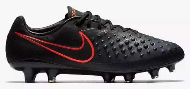 他们穿什么用英文怎么说,他们穿着什么用英文怎么说