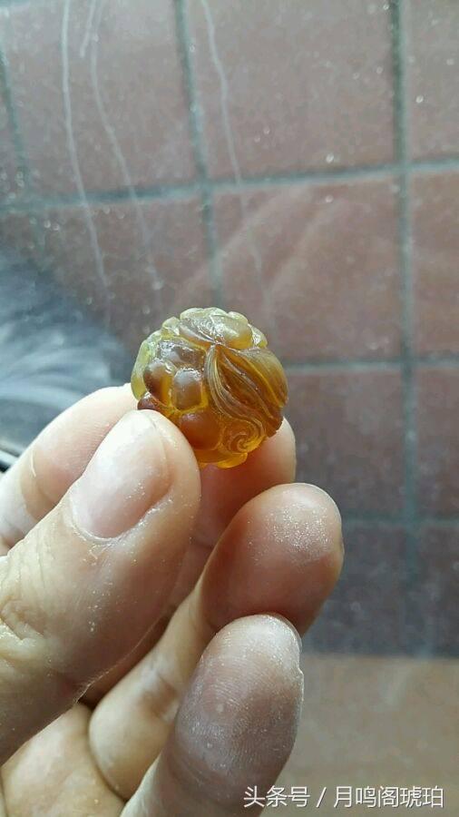 琥珀边角料变废为宝,废物利用提炼黄金