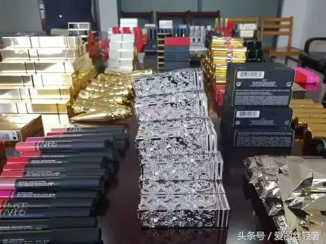 狂买化妆品心理,狂购口红