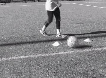 足球技巧传球教学,足球2人配合传接球讲解