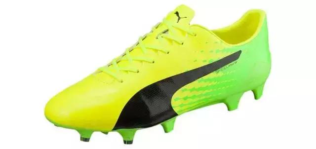 他们穿什么用英文怎么说,他们穿着什么用英文怎么说