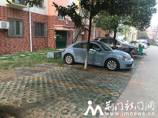 小区绿化拆除改建停车位合法吗,小区改变绿地使用性质如何举报