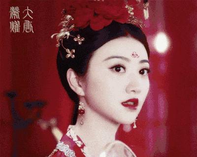 同样是晒素颜，为什么活跃得像高仿的大甜甜洗个脸就能圈粉无数？